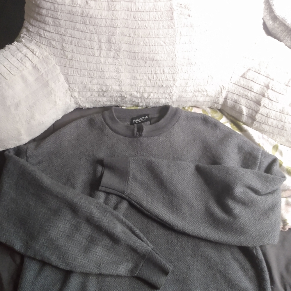 Liz Claiborne crop top sweater